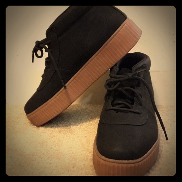 WOMEN'S Black Shoes Size 9 - Picture 1 of 8